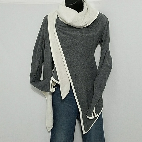 lululemon athletica Jackets & Blazers - Lululemon presence of mind fleece rap